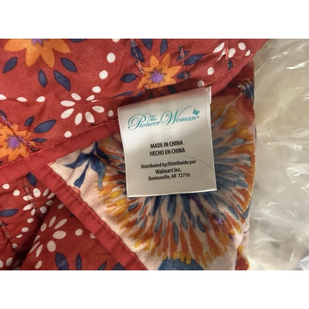 The Pioneer Woman Fluttering Fancies King Velvet Bed Quilt, Reversible Colorful